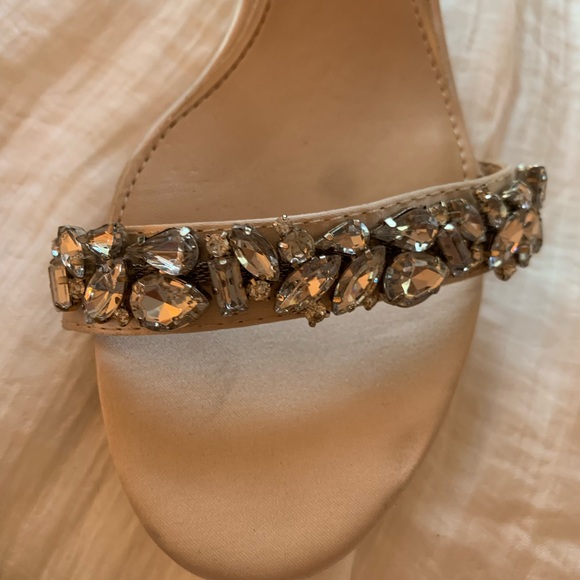 NWOB Badgley Mischka jeweled Dash Kitten heel in champagne - Picture 3 of 9